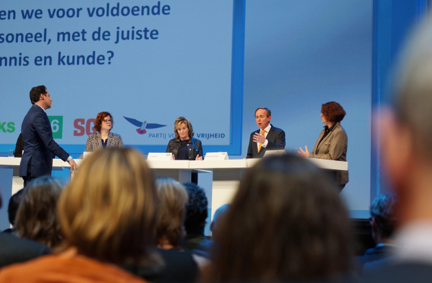 Kandidaat-kamerleden in debat in 2017