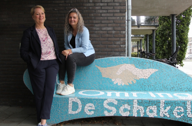 Activiteitenbegeleiders Saskia de Rond en Dempsey van der Linden van zorgorganisatie Omring