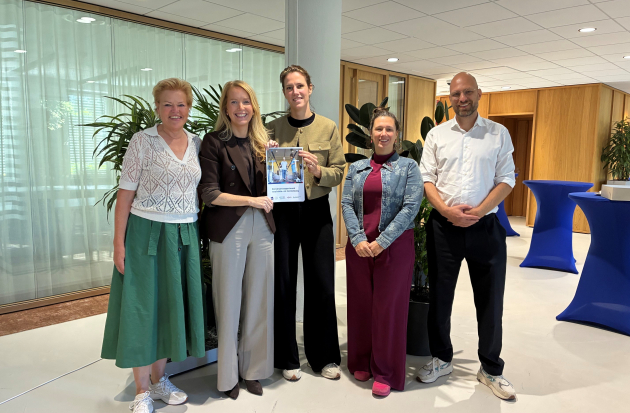 Foto van de vertegenwoordigers van het convenant experiment bekostiging GRZ