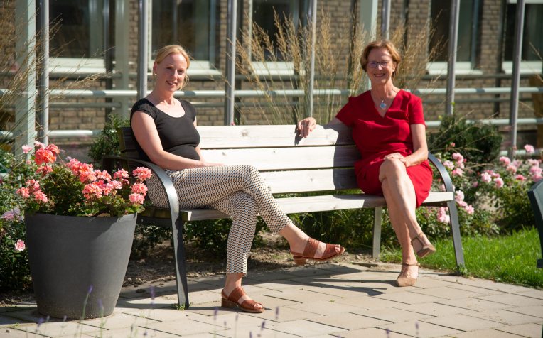 Hester Korbee (link) en Diny de Bresser van Pieter van Foreest