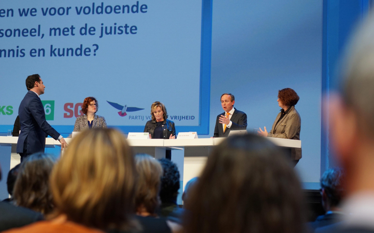 Kandidaat-kamerleden in debat in 2017