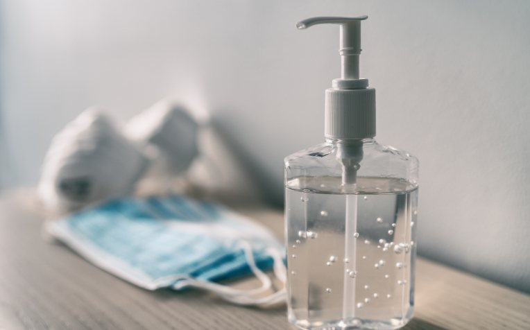 Handgel en mondmasker