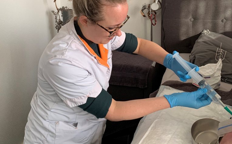 Wijkverpleegkundige Jolet Wiering