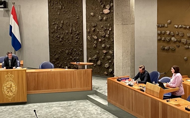 Minister Helder in de Tweede Kamer