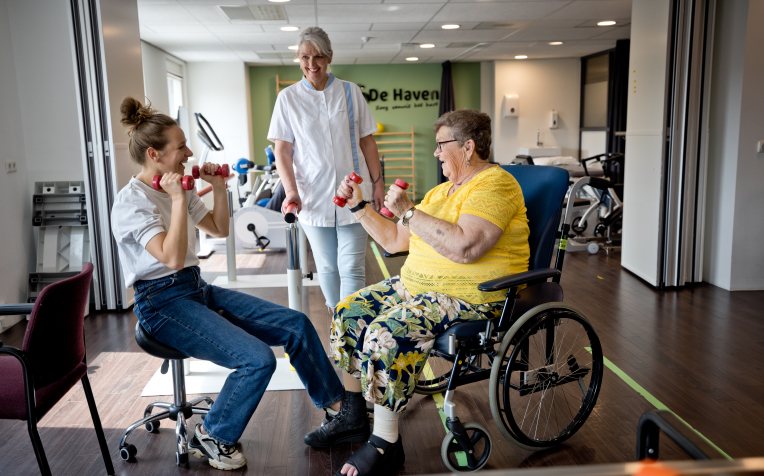 Client bij fysiotherapie 