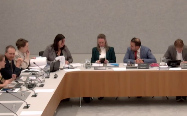 Minister Agema en minister Van Hijum in debat