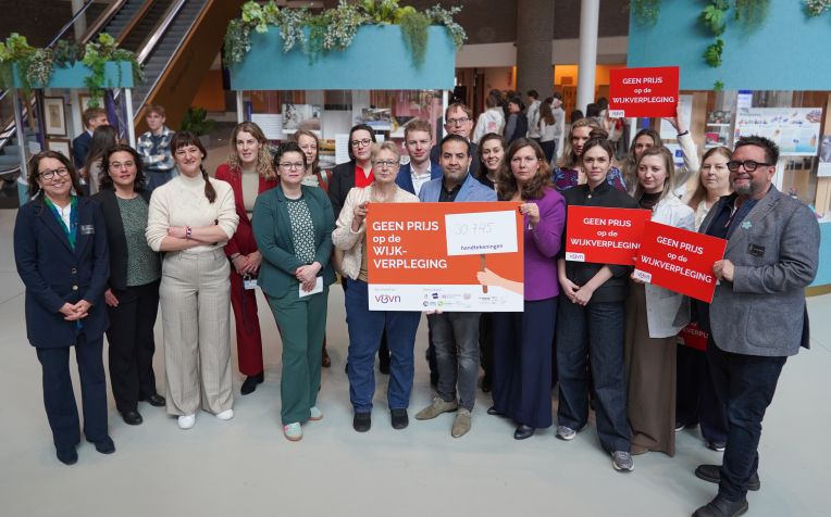 Aanbieding Tweede Kamer petitie tegen eigen bijdrage wijkverpleging