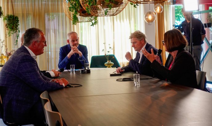 Deelnemers webinar Onze buurt De Posten om tafel