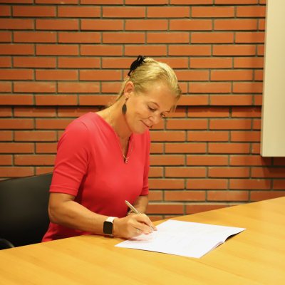 Chantal Beks ondertekent samenwerkingsverband zzp