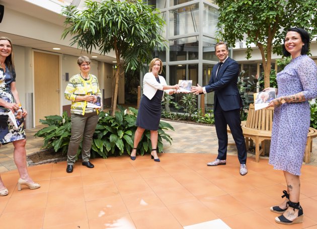 Overhandiging Tijd voor aandacht