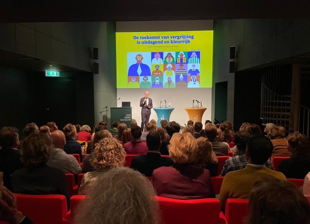 Volle zaal tijdens de opening van de ActiZ conferentie op de Dutch Design Week