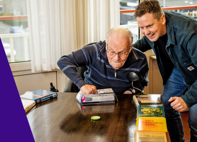 joël samen met een bewoner
