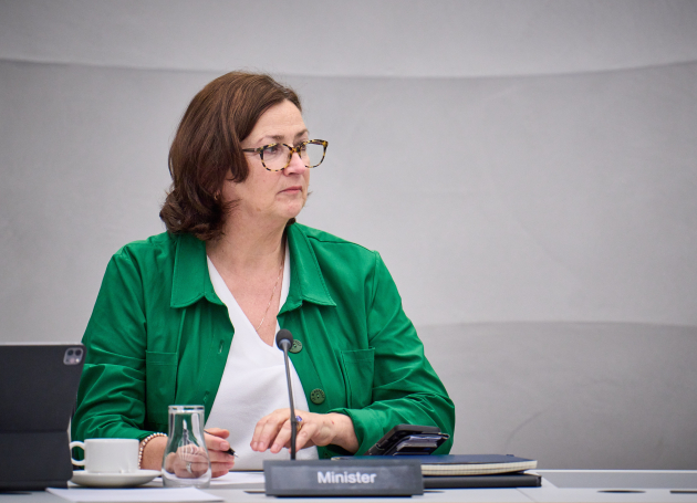 Minister Helder in de Tweede Kamer