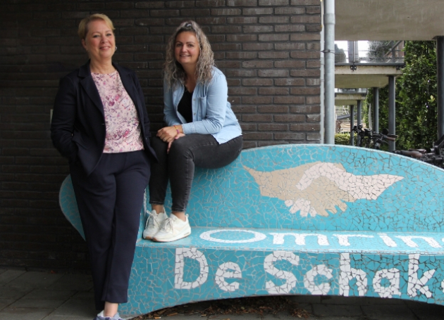 Activiteitenbegeleiders Saskia de Rond en Dempsey van der Linden van zorgorganisatie Omring