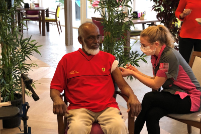 Dhr. Ramzan ontvangt het coronavirus - Zorgbalans - 18 januari 2021