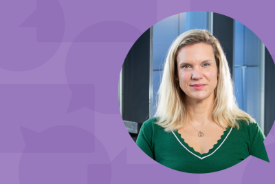 Anneke Westerlaken portret in paars kader