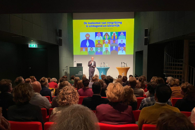 Volle zaal tijdens de opening van de ActiZ conferentie op de Dutch Design Week