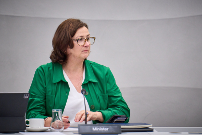 Minister Helder in de Tweede Kamer
